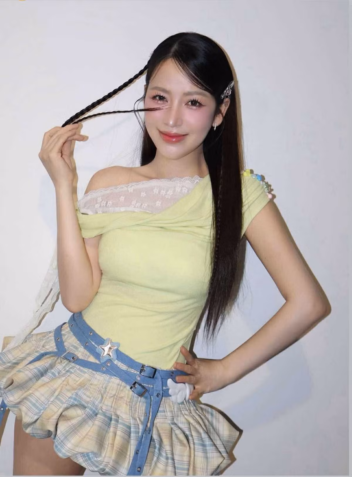 Ngay sau khi loạt ảnh được đăng tải, khán giả đã để lại nhiều bình luận khen ngợi nhan sắc ngày càng mặn mà của “mẹ bỉm sữa” Puka.