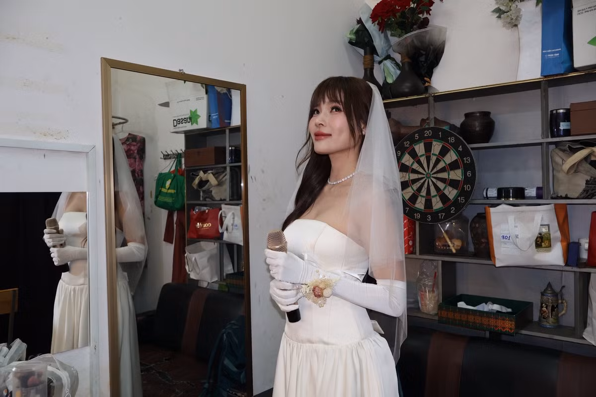 Tin tức sao Việt 29/7: Thuý Diễm bất ngờ hoá cô dâu. Ảnh: FB Thuý Diễm