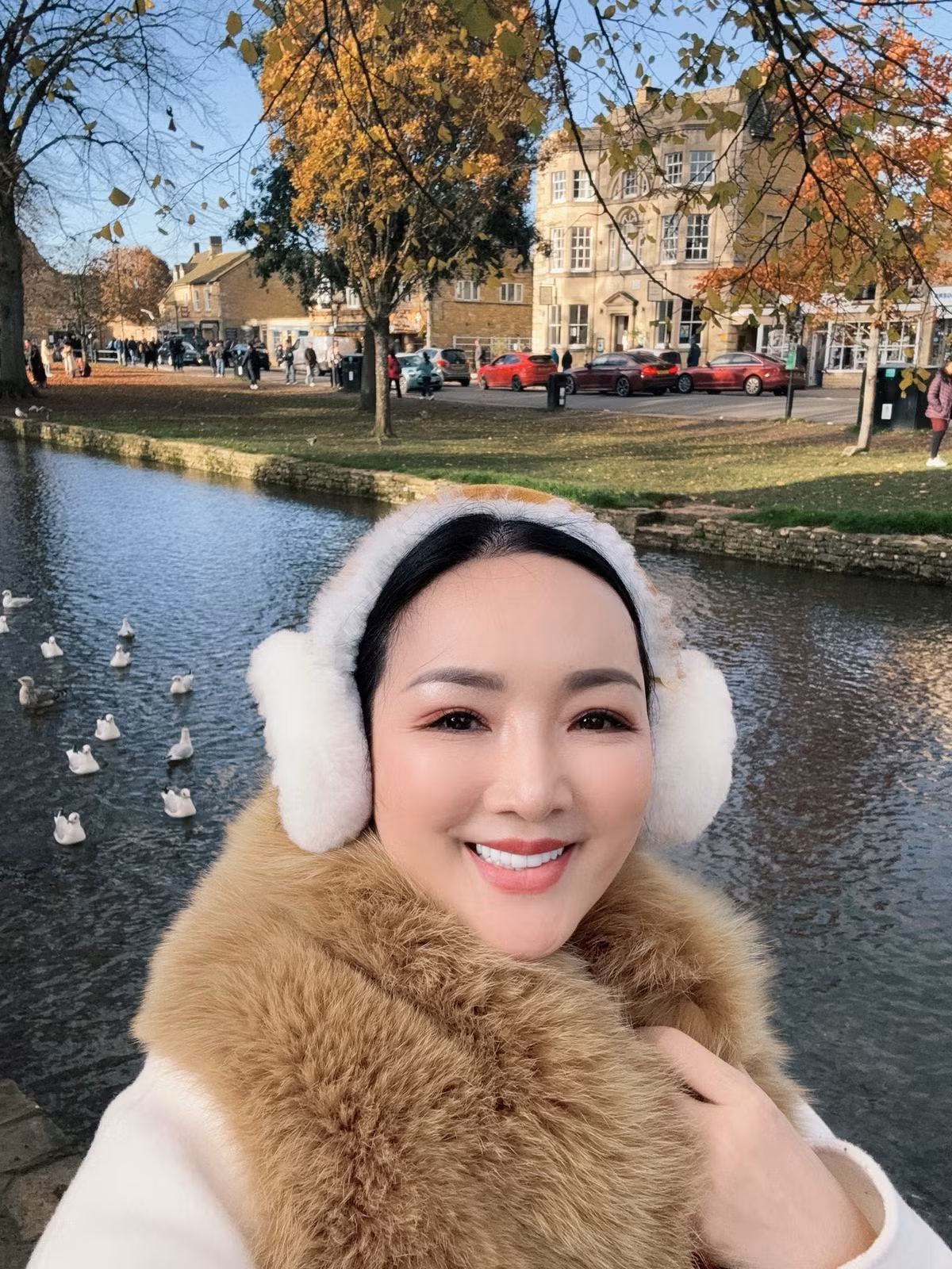 Hoa hậu Giáng My check in ở ngôi làng Bourton-on-the-Water ở Anh. Ảnh: FB Giang My Nguyen