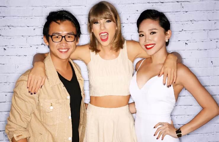 Tóc Tiên cũng có dịp đứng chung khung hình với ngôi sao đình đám Taylor Swift. Khí chất của giọng ca 90 60 90 cũng nhận được nhiều lời khen ngợi.