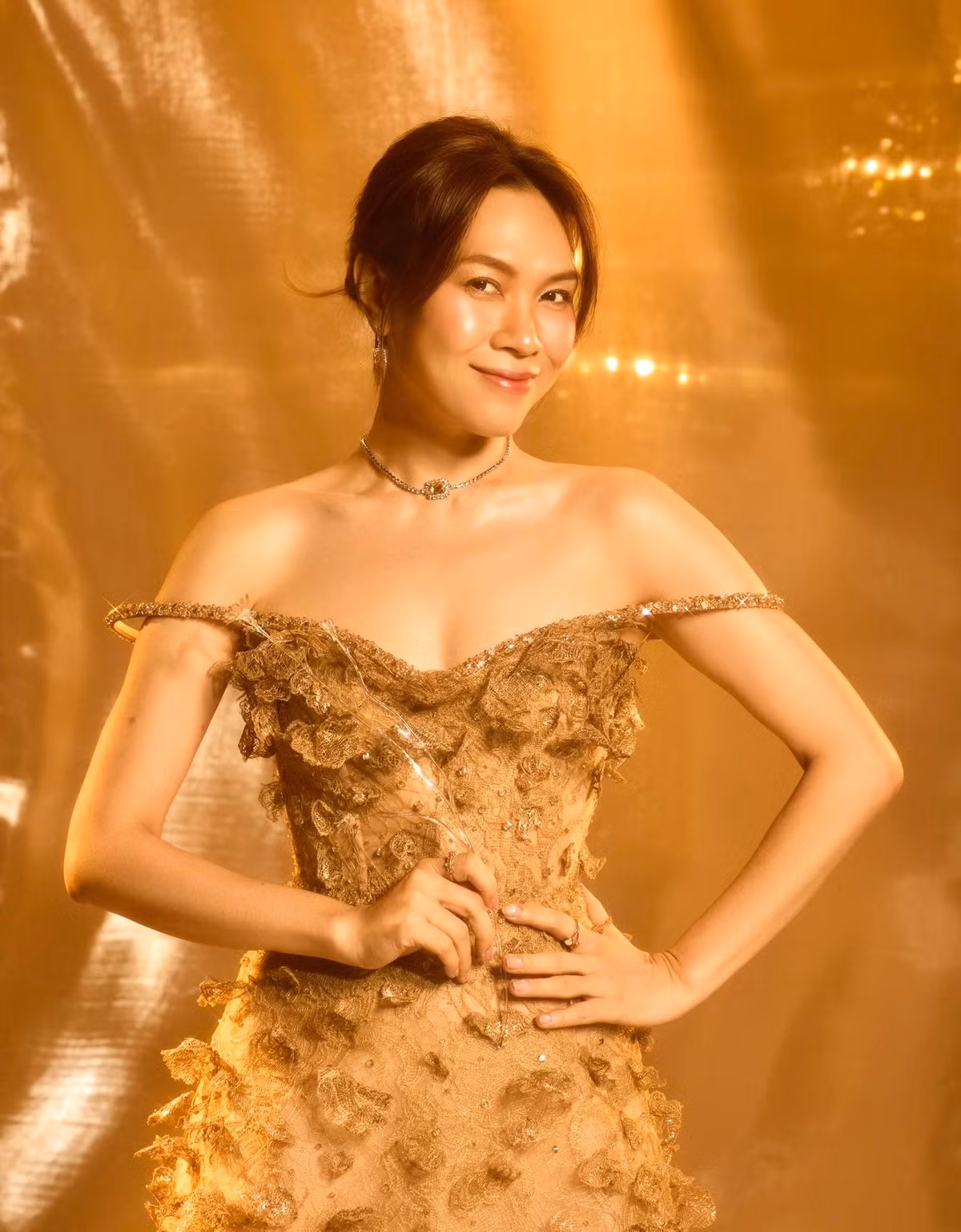 Mỹ Tâm được khen ngày càng trẻ trung, xinh đẹp khi đăng ảnh mừng ngày mở bán vé liveshow sắp diễn ra ở sân vận động Mỹ Đình (Hà Nội). Ảnh: FB My Tam