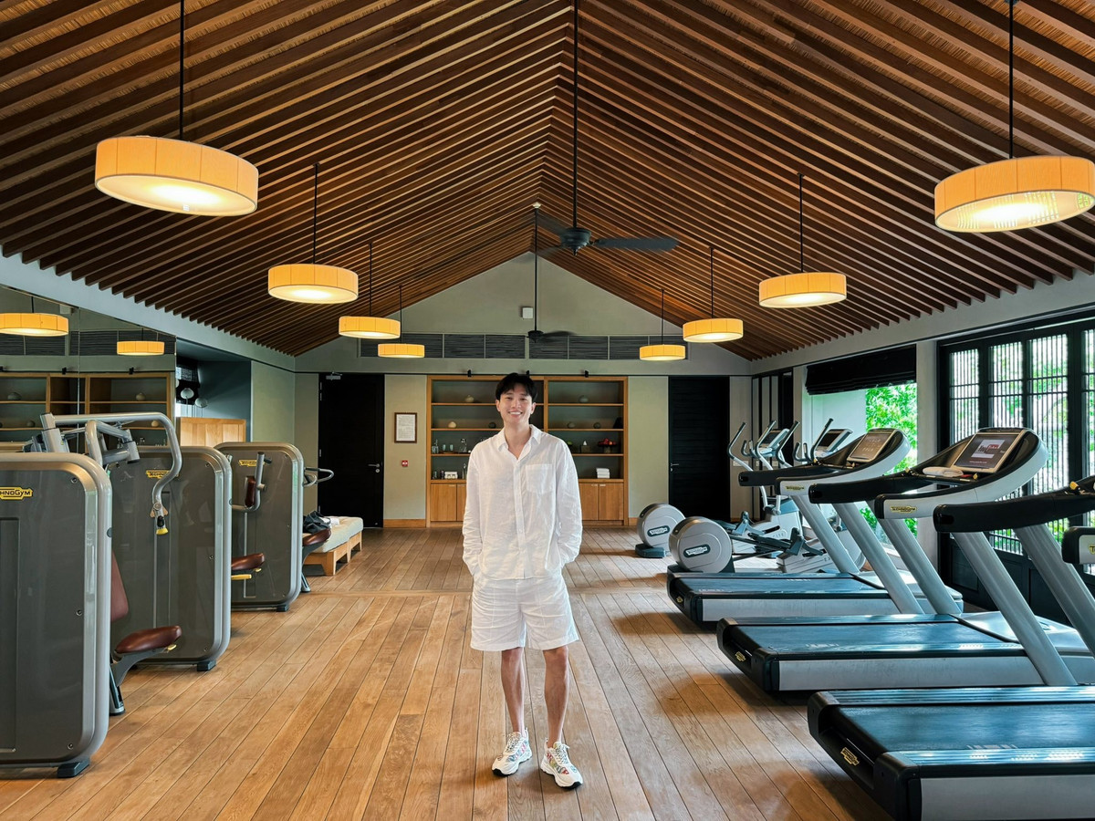 Quốc Trường check in trong phòng tập của một resort cao cấp tại Khánh Hòa. Ảnh: FB Nguyễn Quốc Trường