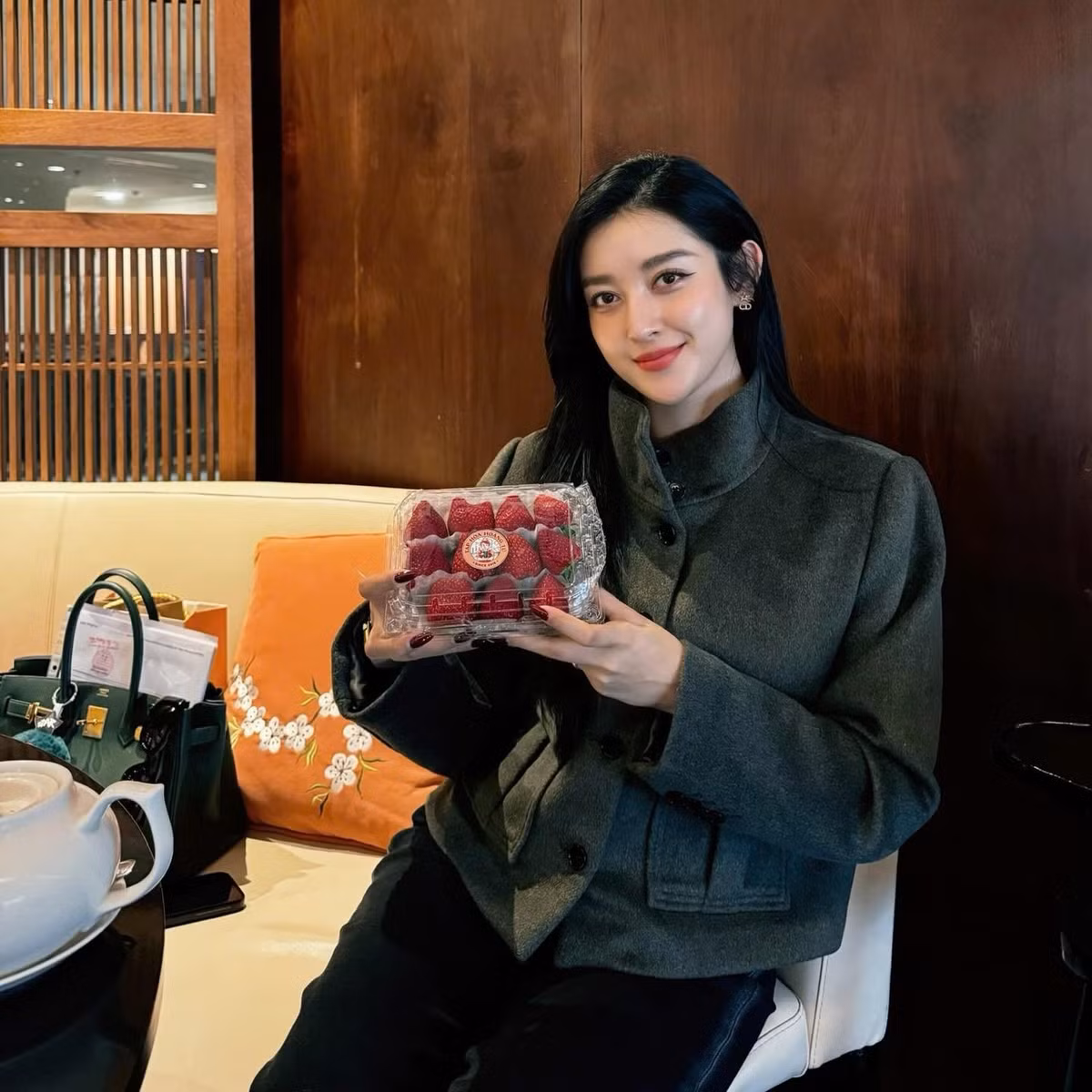 Trong khi nhiều người đẹp cùng thế hệ đã lập gia đình, Huyền My vẫn lựa chọn cuộc sống độc thân, tập trung vào bản thân và sự nghiệp.