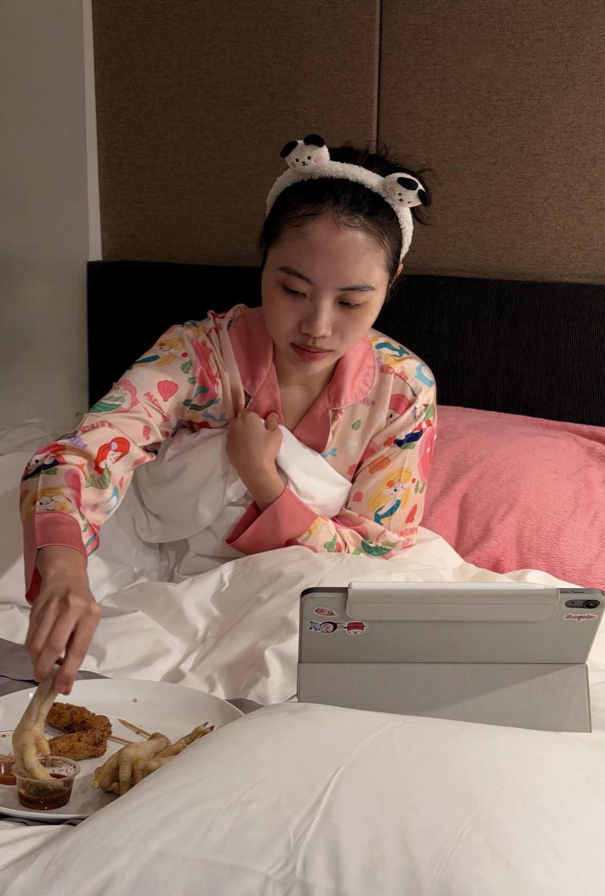 Nét tươi tắn và thần thái tự nhiên của Phương Mỹ Chi khiến nhiều người không khỏi ngỡ ngàng.