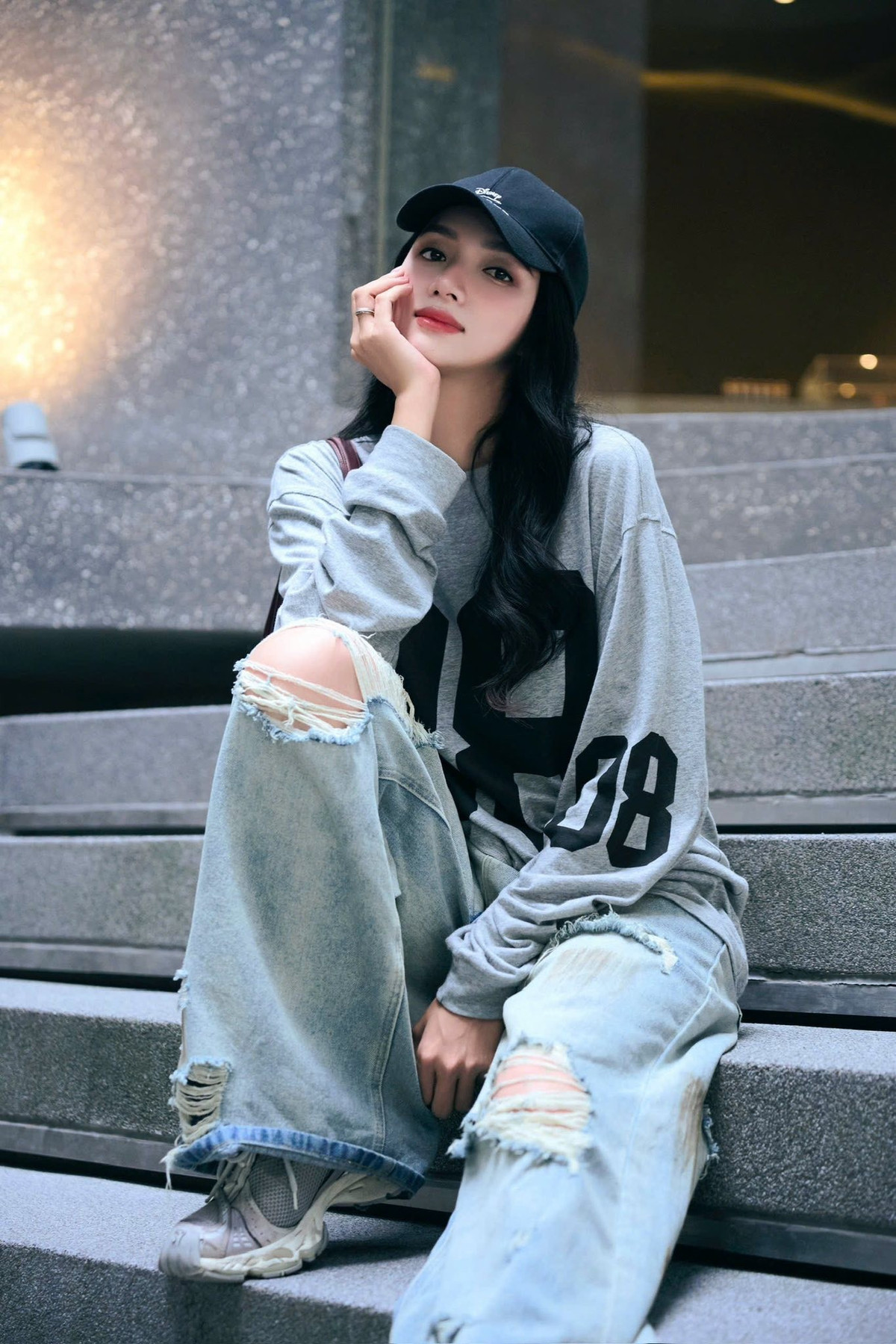 Hương Giang đăng tải loạt ảnh check-in tại Thái Lan. Ảnh: FB Nguyễn Hương Giang