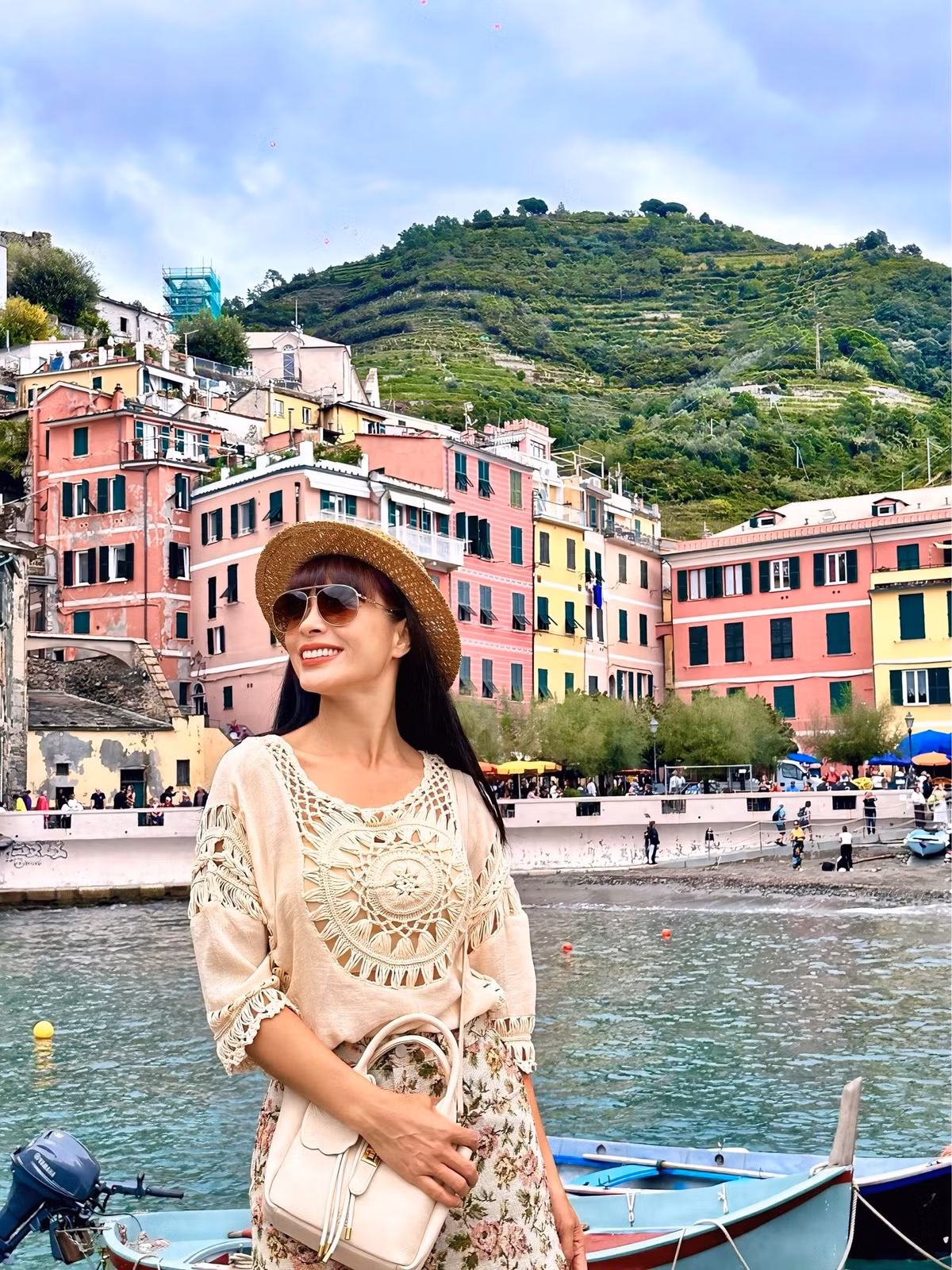 Cựu mẫu Thuý Hạnh tranh thủ khám phá cảnh đẹp Milan khi đưa con gái lớn đi nhập học. Ảnh: FB Bui Thuy Hanh