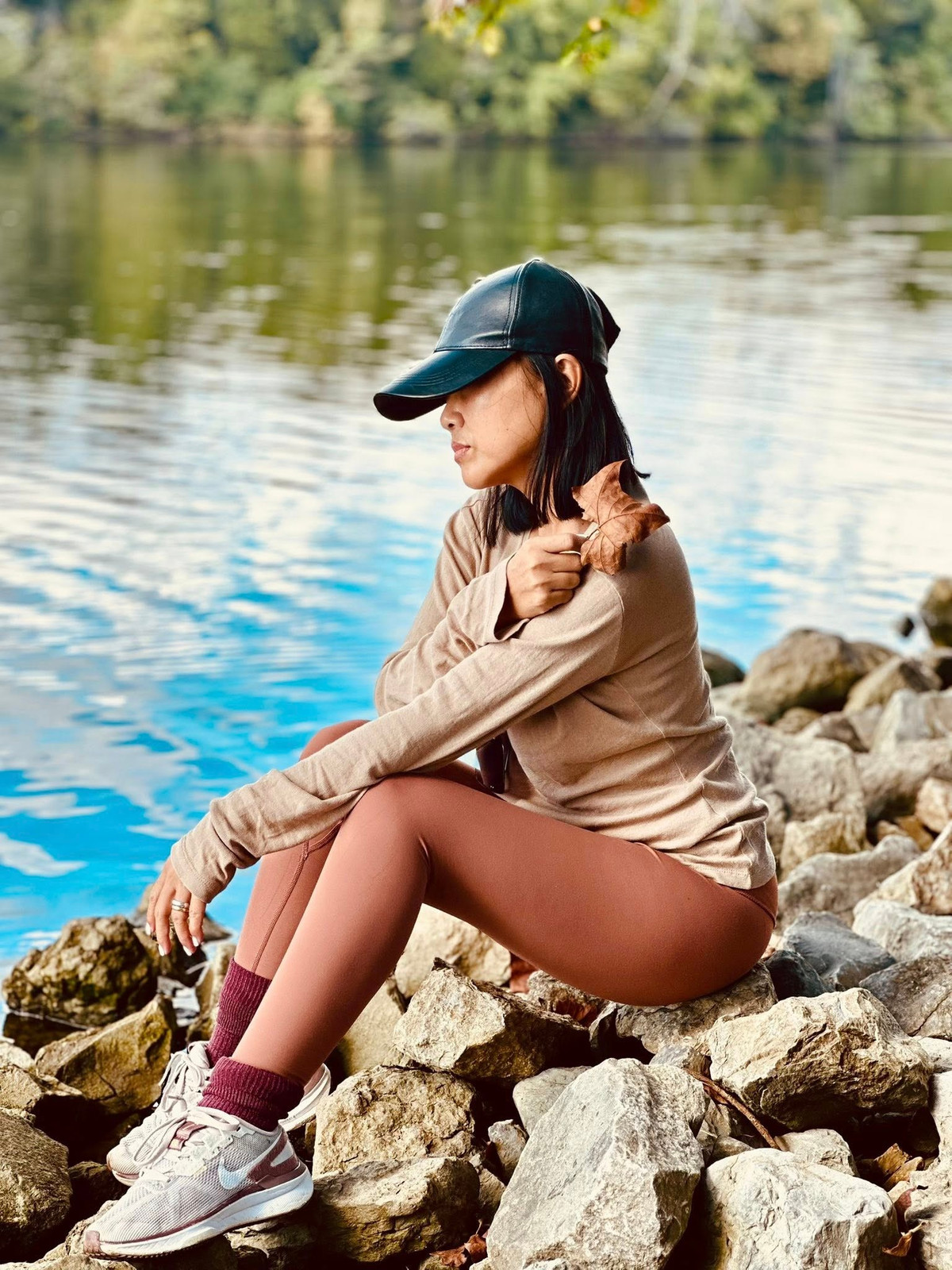 Đoan Trang chú thích ảnh: "Cưng gì ơi, ngước lên cho anh thấy mặt coi!". Ảnh: FB Doan Trang