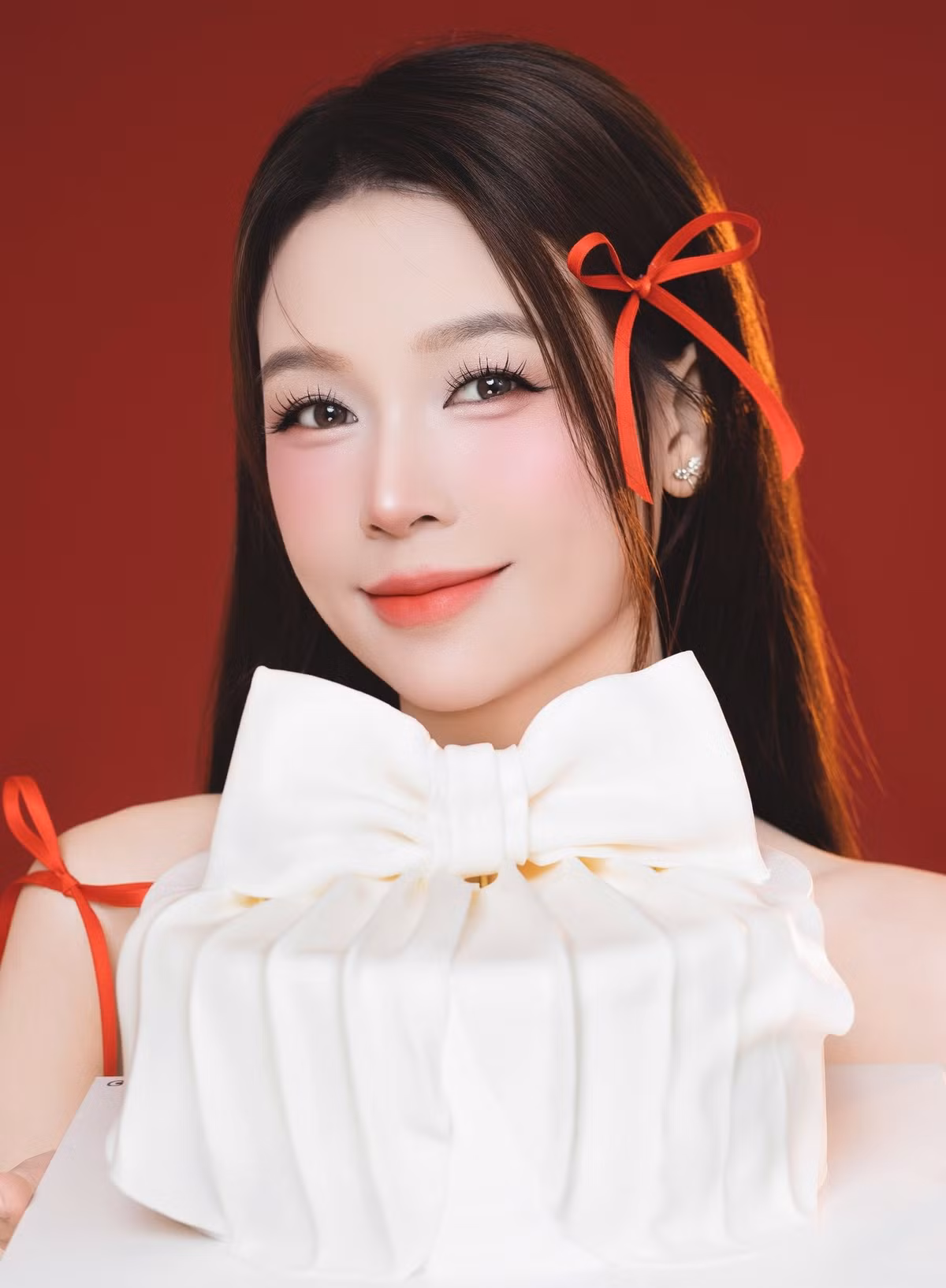 Nhan sắc của Sam được nhiều người ví như “bị thời gian bỏ quên”.