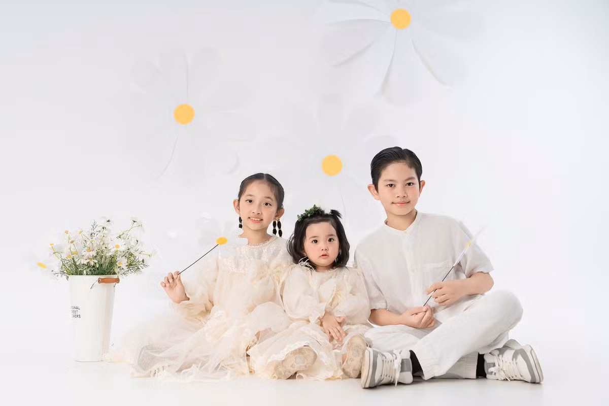 Khánh Thi cho biết Kubi là cậu bé hoạt bát, dễ gần, yêu thích nhảy múa và đặc biệt “mê ăn uống”.