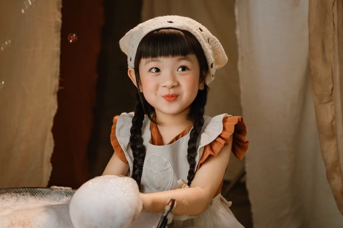 Trương Mỹ Nhân chia sẻ bộ ảnh mừng sinh nhật con gái Bona. Ảnh: FB Trương Mỹ Nhân