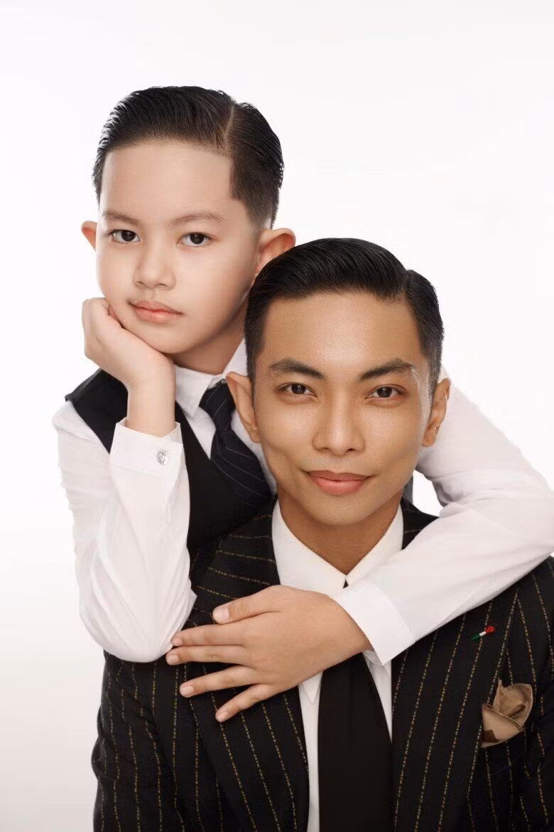 Sự thay đổi khiến netizen chú ý nhiều nhất lại thuộc về Kubi – con trai lớn của Khánh Thi và Phan Hiển.