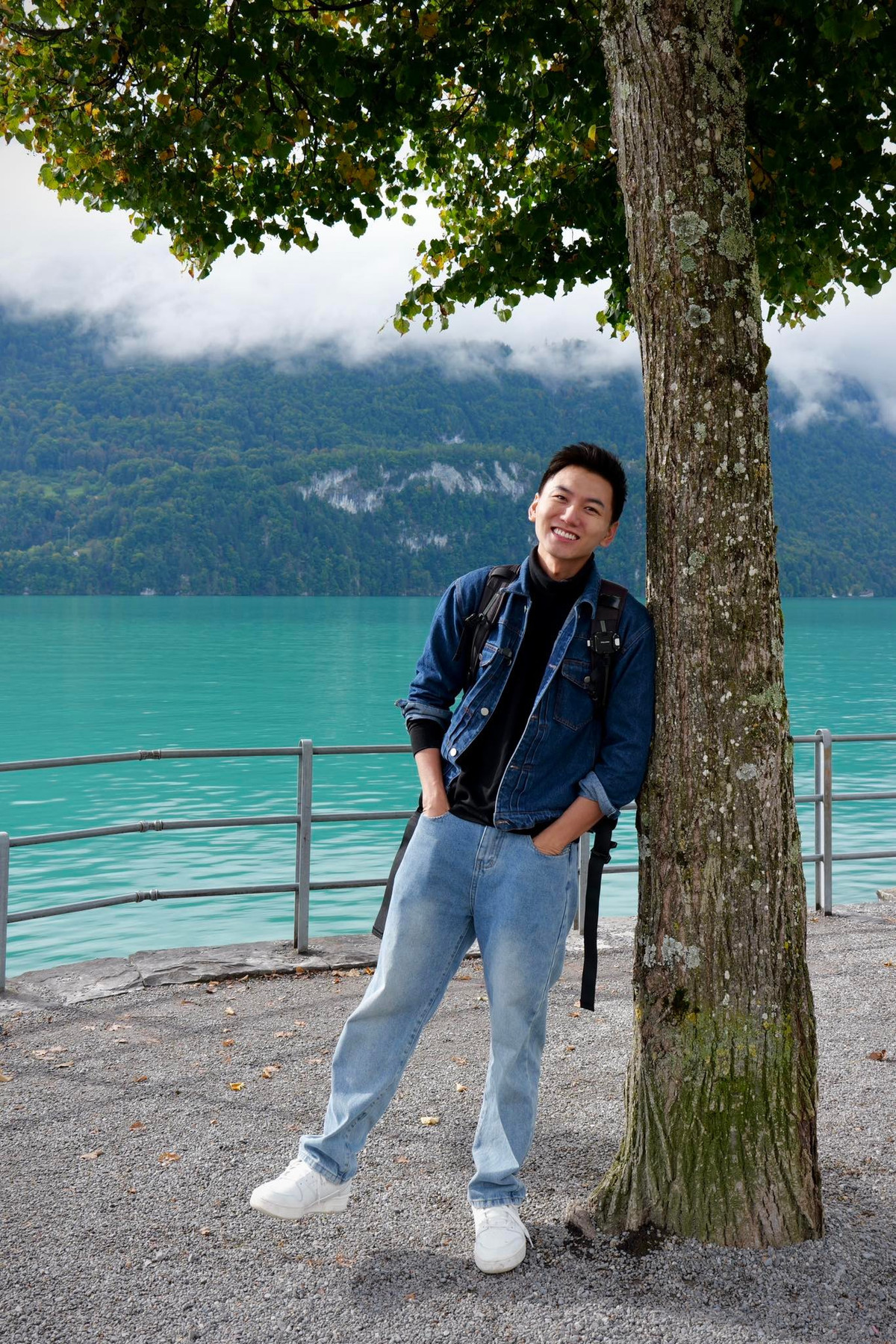 Khoai Lang Thang, tên thật Đinh Võ Hoài Phương (34 tuổi) là một trong những YouTuber du lịch quen thuộc với cộng đồng yêu thích “xê dịch”.