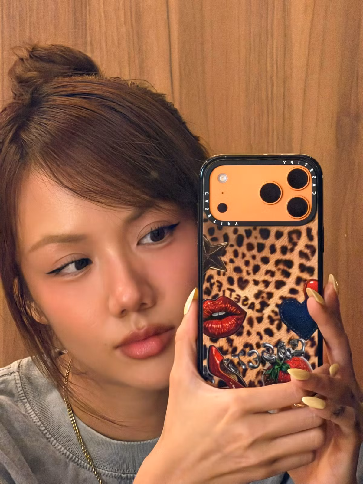 Phần lớn bình luận đều khen ngợi sự thay đổi táo bạo này, cho rằng sắc vóc hiện tại của “vợ quốc dân” vô cùng ấn tượng.