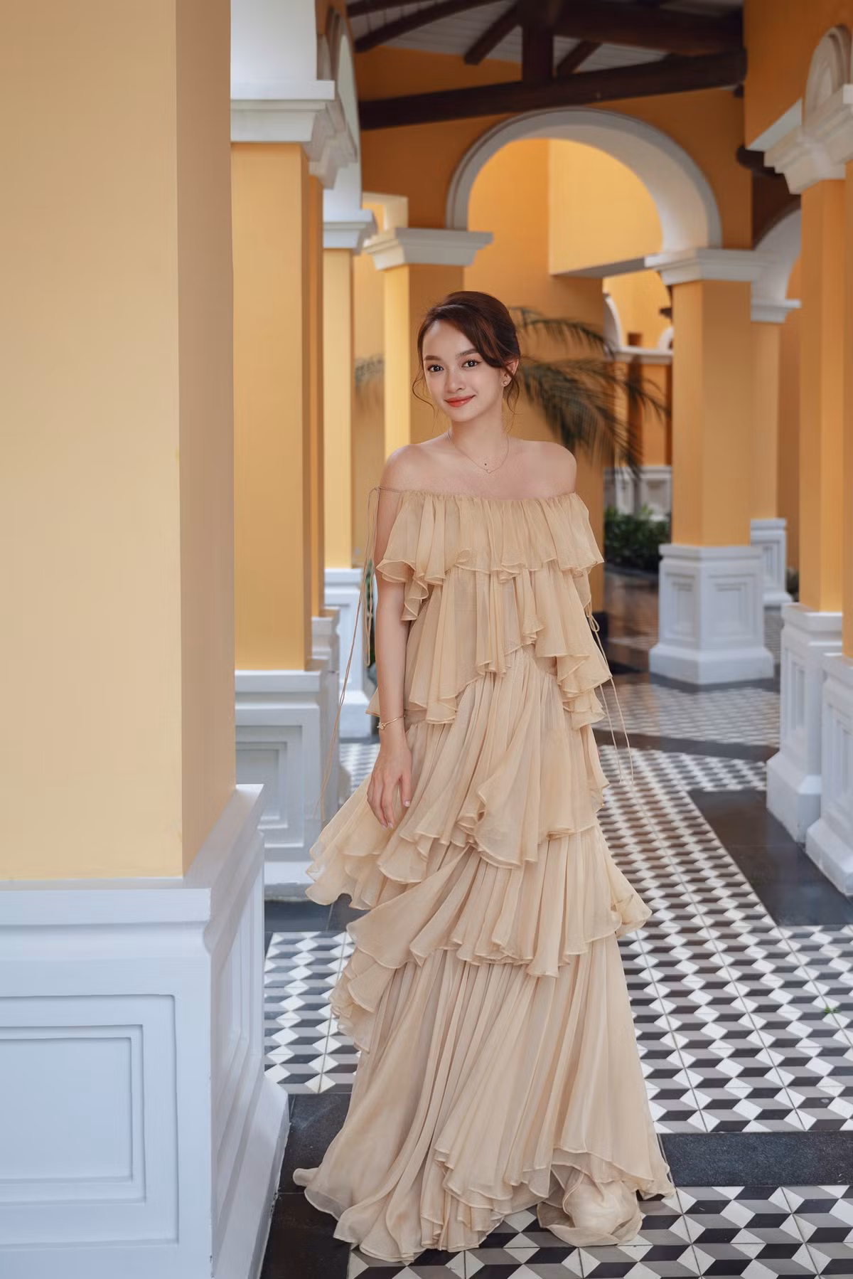 Kaity Nguyễn được đánh giá là mỹ nhân tài sắc vẹn toàn, trở thành "đối thủ nặng ký" của nhiều người đẹp trong showbiz.