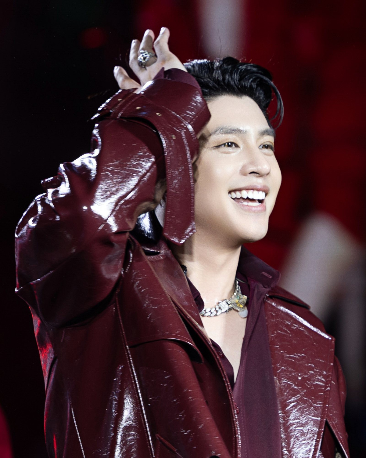 So với thời điểm mới vào nghề, Noo Phước Thịnh hiện tại mang vẻ điển trai chững chạc, nam tính hơn nhưng vẫn giữ được nét trẻ trung vốn có.