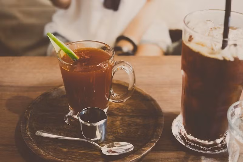 Một ly Cold Brew đen gần như không chứa calo nếu uống nguyên chất. Đây là lựa chọn phù hợp để thay thế những loại cà phê sữa, cà phê kem hoặc đồ uống ngọt nhiều năng lượng.