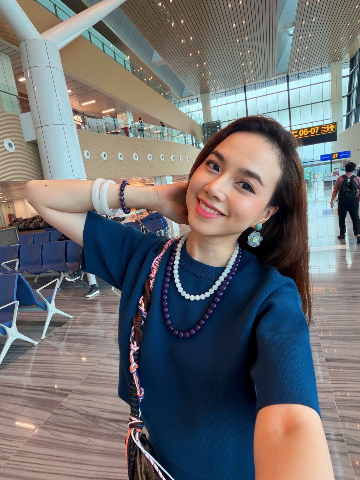 Không chỉ giữ được làn da mịn màng, vóc dáng thon gọn sau hai lần sinh nở, Đinh Ngọc Diệp còn được khen ngợi bởi lối sống tích cực, gu thời trang tinh tế và hình ảnh ngày càng trưởng thành, gần gũi.