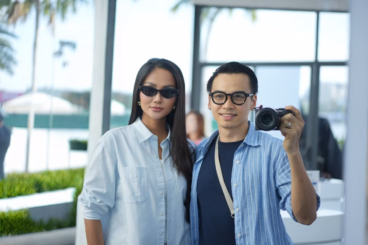 Ngoài những ngày hiếm hoi phải đi công tác hay họp hành, hoa hậu chủ yếu ở nhà, toàn tâm toàn ý vun vén cho tổ ấm nhỏ.