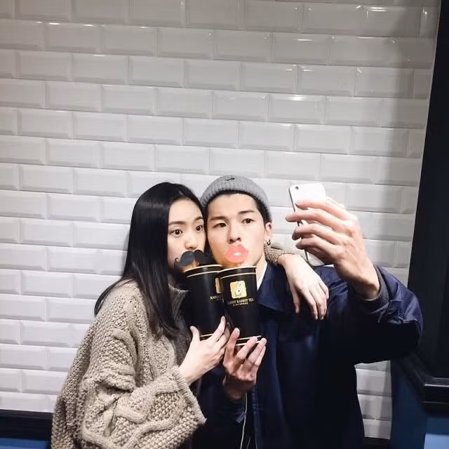 Tuy nhiên, đến năm 2017, tin tức cả hai chia tay được lan truyền rộng rãi.