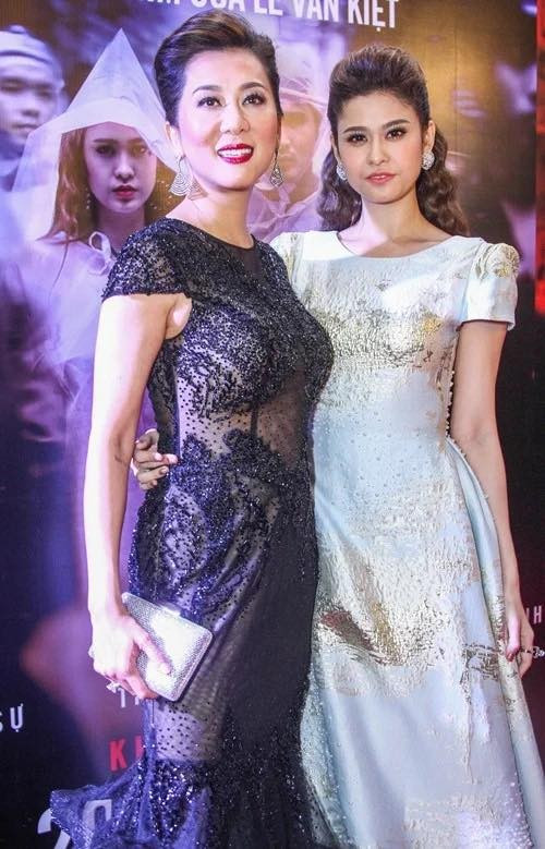 Không ít ý kiến cho rằng dù phong cách thời điểm ấy có phần khác so với hiện tại, Trương Quỳnh Anh vẫn sở hữu nét đẹp xinh xắn, dễ thương và rất riêng.