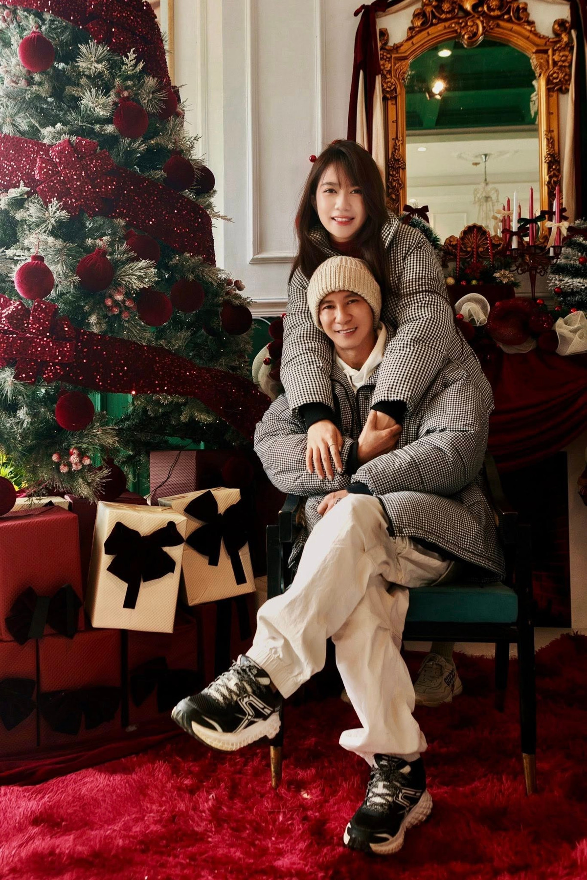 Vào những dịp rảnh rỗi hay kỳ nghỉ lễ, cả gia đình thường cùng nhau đi du lịch hoặc về quê để các con có cơ hội trải nghiệm cuộc sống.