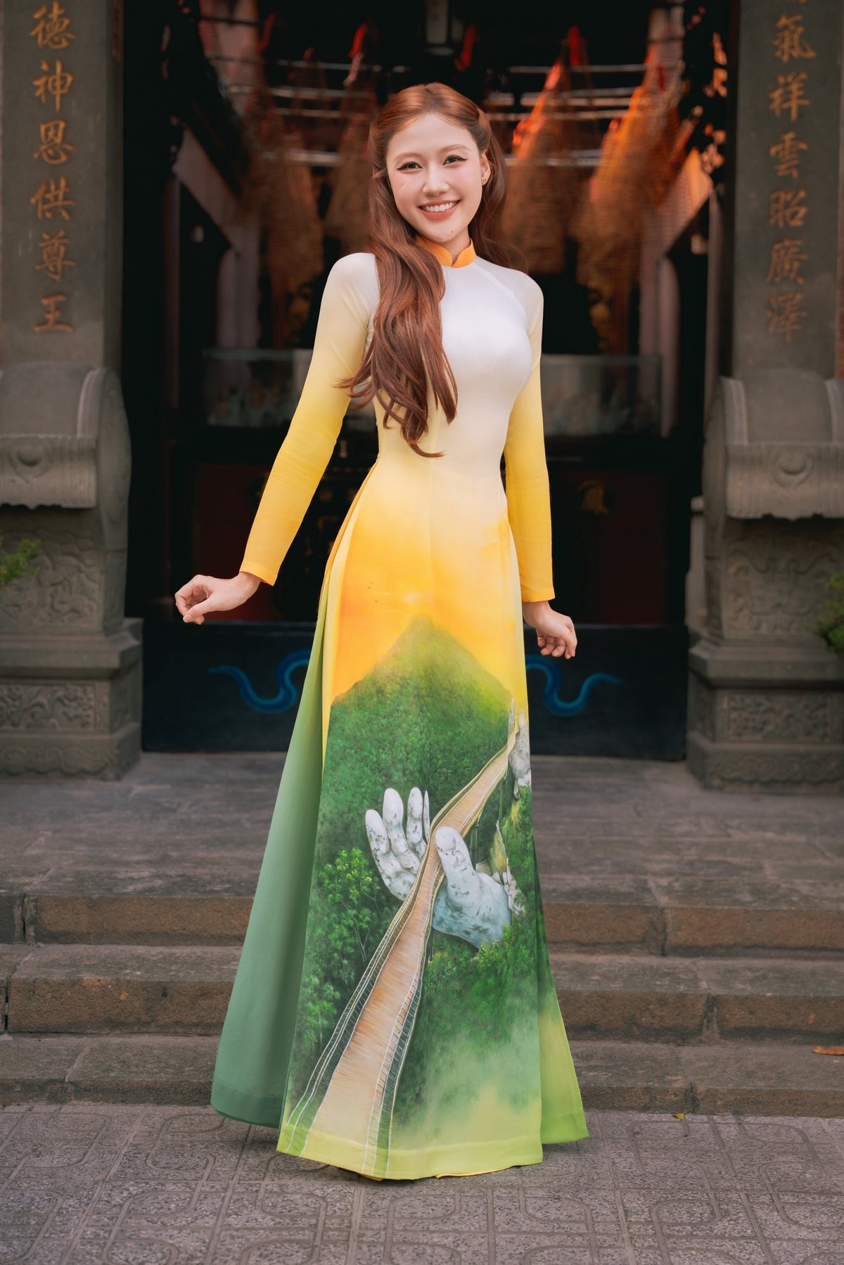 Vóc dáng đẹp giúp Uyển Ân tự tin hơn.