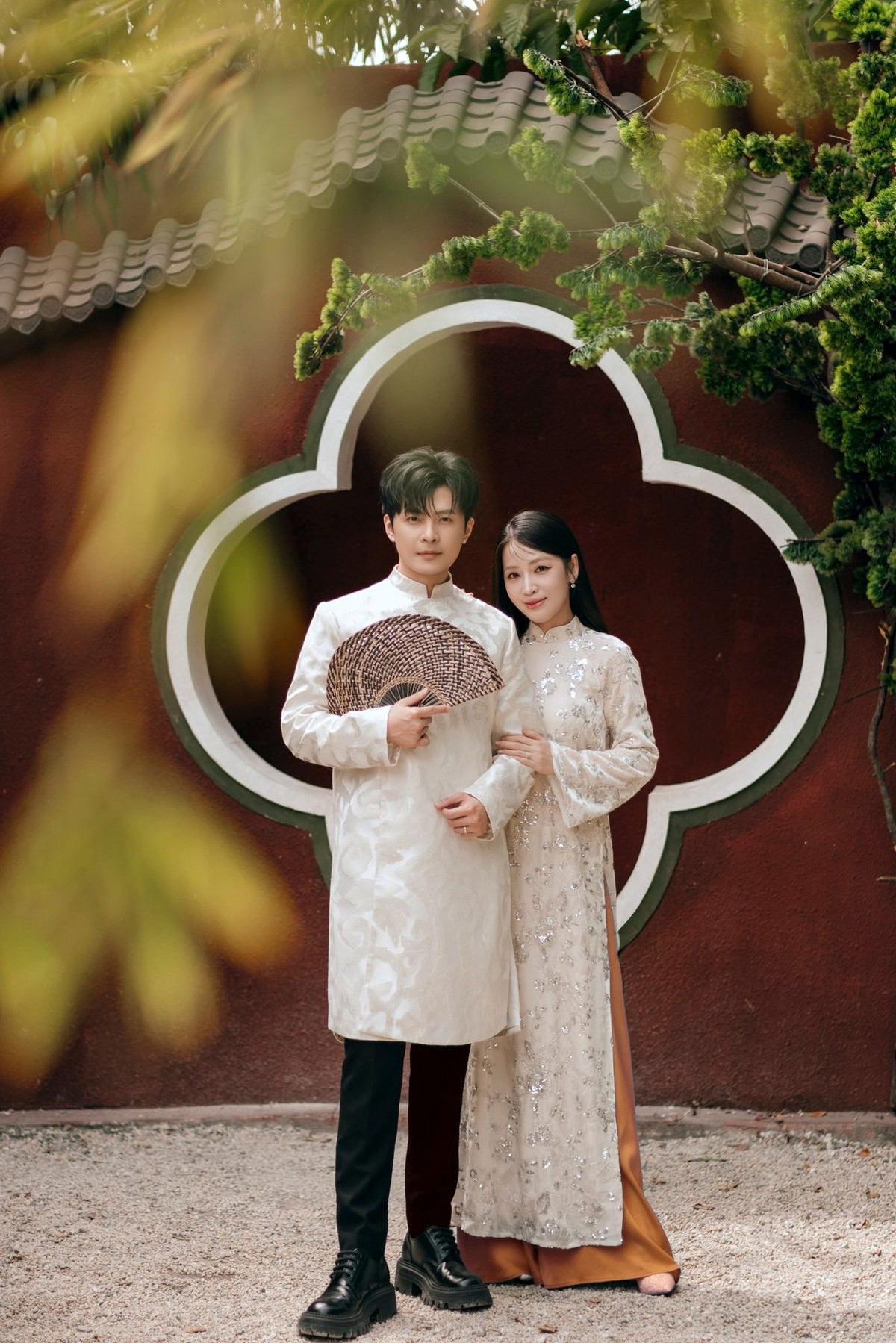 Không còn sự e dè của thời gian hẹn hò kín tiếng trước đây, họ thoải mái chia sẻ những khoảnh khắc đời thường, giản dị nhưng đong đầy hạnh phúc.