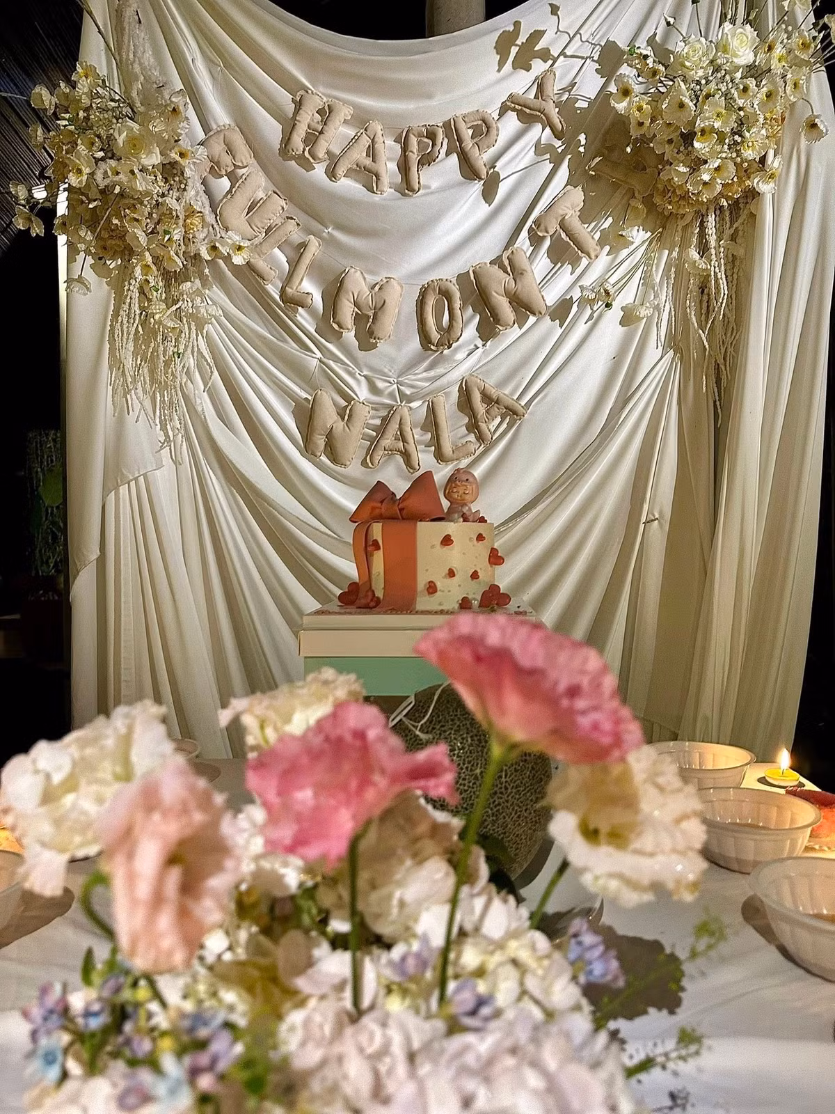 Quỳnh Lương đã đăng tải loạt ảnh về lễ mừng đầy tháng của con gái Nala. Ảnh: FB Lương Quỳnh