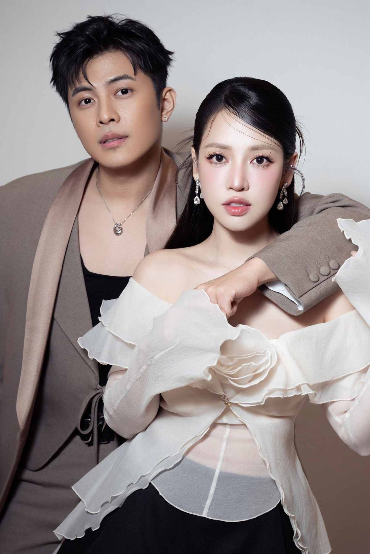 Từ khi kết hôn, Puka và Gin Tuấn Kiệt có cuộc sống viên mãn. Cặp sao "về chung nhà" hồi cuối năm 2023, sau khi trải qua quãng thời gian hẹn hò kín tiếng. Đến tháng 11/2024, Puka vui mừng thông báo mang thai con đầu lòng, nhận được lời chúc phúc từ bạn bè, người hâm mộ. Ảnh: IGNV