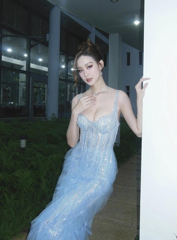 Nàng hậu hiện tại sở hữu số đo ba vòng 87-63-98 cm. Ảnh: FB Lê Nguyễn Bảo Ngọc