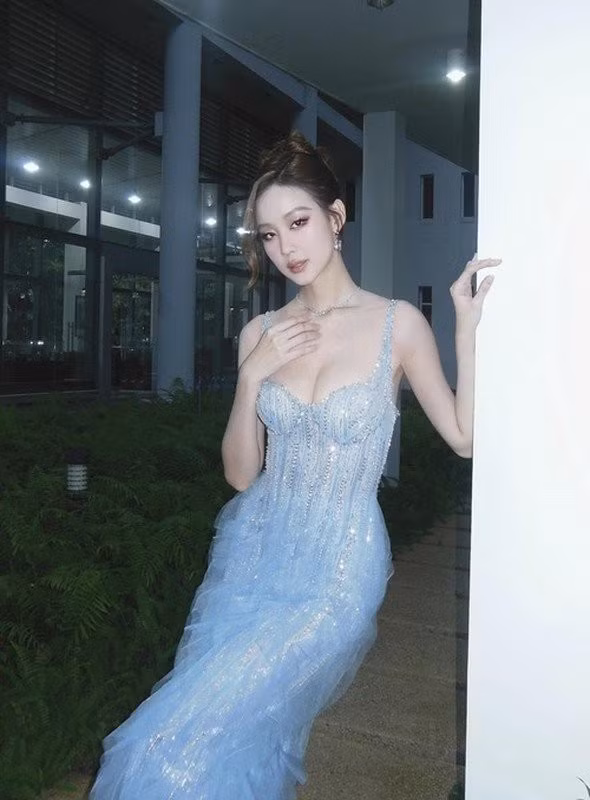 Nàng hậu hiện tại sở hữu số đo ba vòng 87-63-98 cm. Ảnh: FB Lê Nguyễn Bảo Ngọc