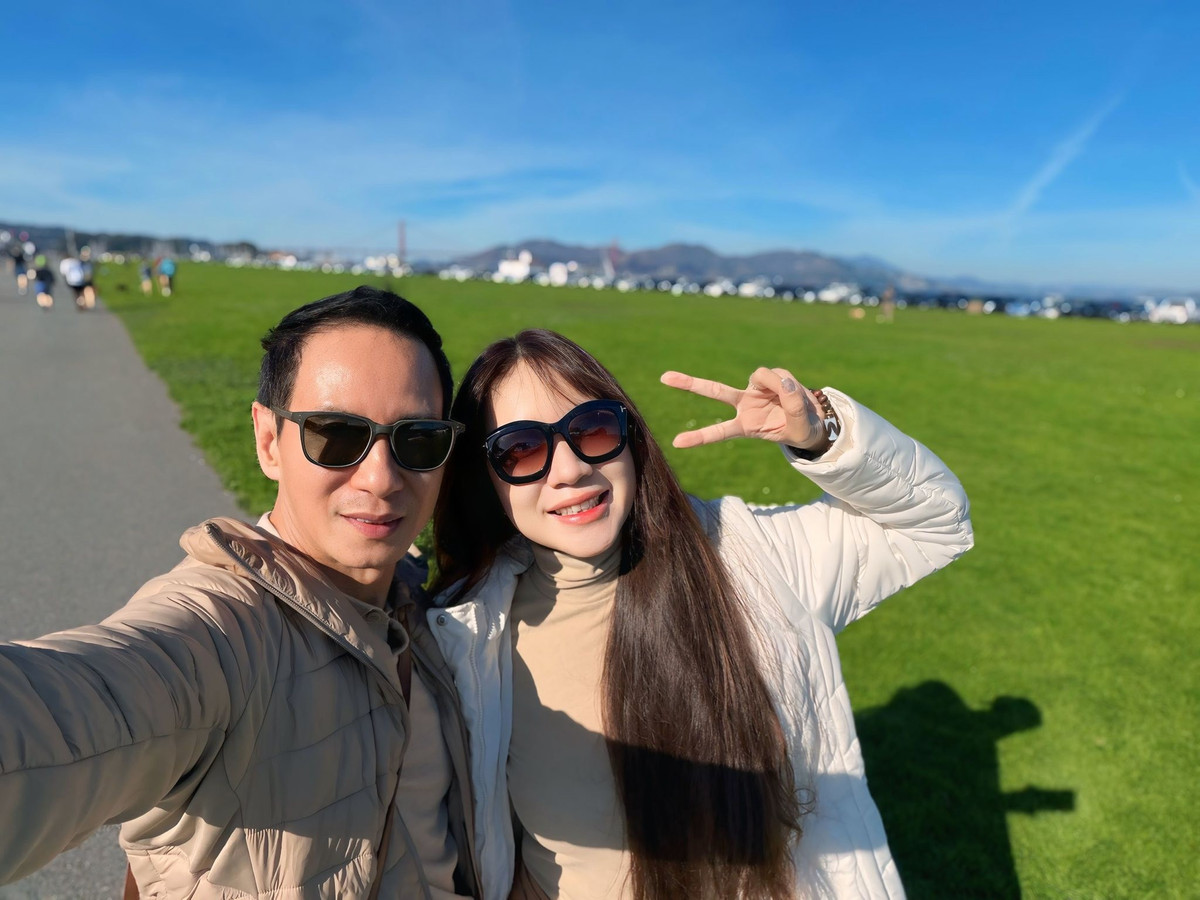 Lý Hải kết hôn với Minh Hà vào năm 2011, hiện có 4 người con. Cặp đôi thường xuyên khoe khoảnh khắc đời thường cả gia đình bên nhau vui vẻ.