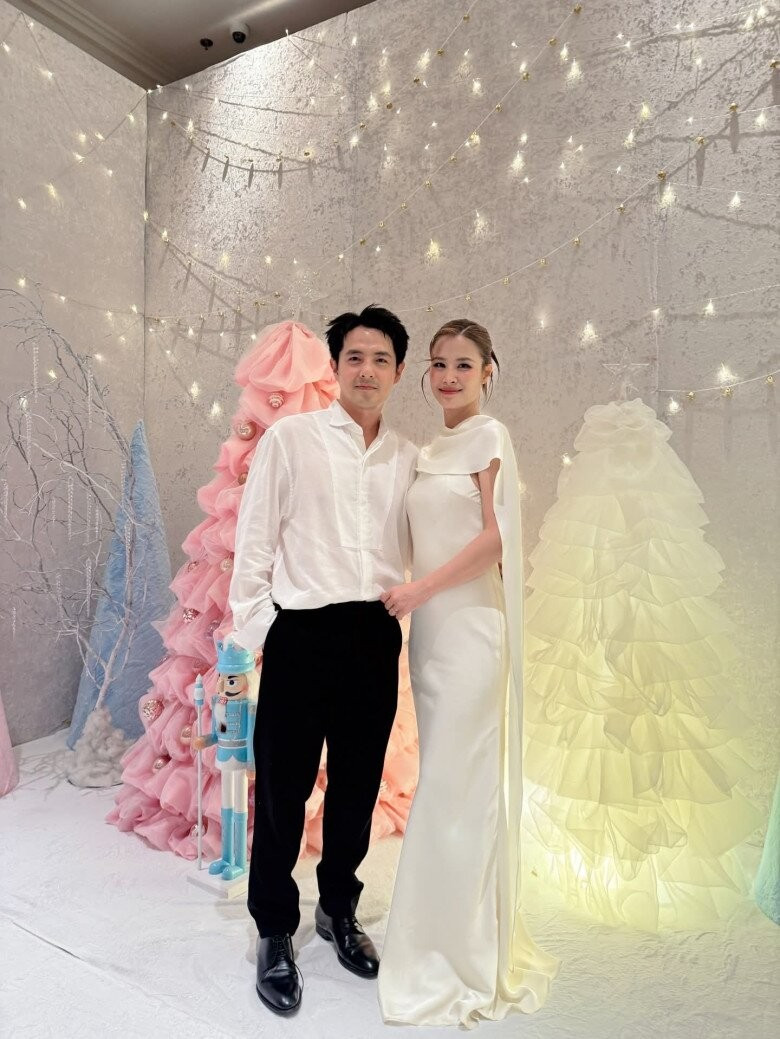 Dù lịch trình công việc dày đặc, Đông Nhi và Ông Cao Thắng vẫn luôn ưu tiên dành thời gian cho các con, cùng nhau đi du lịch nhiều nơi để tạo nên những kỷ niệm đẹp.