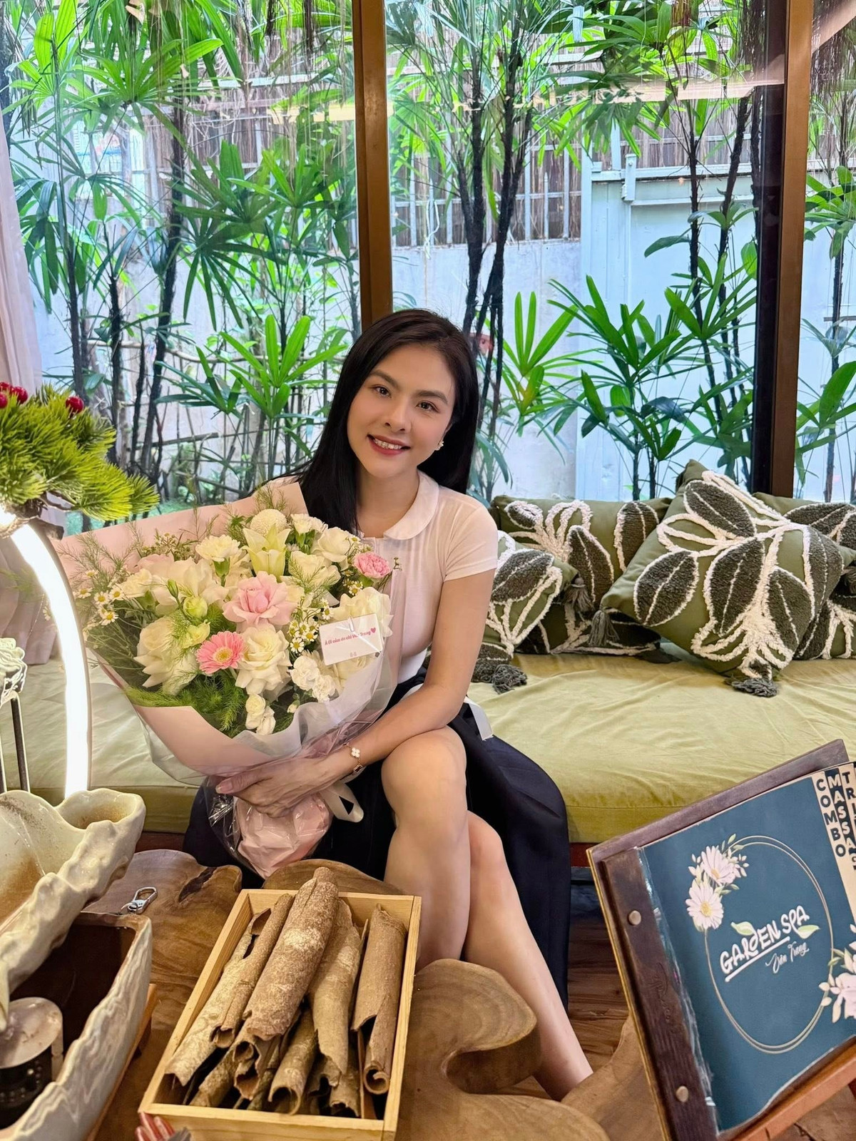 Dù được nhiều người gọi là “phú bà” của showbiz Việt, Vân Trang khẳng định thành quả hiện tại là kết quả của quá trình nỗ lực không ngừng.