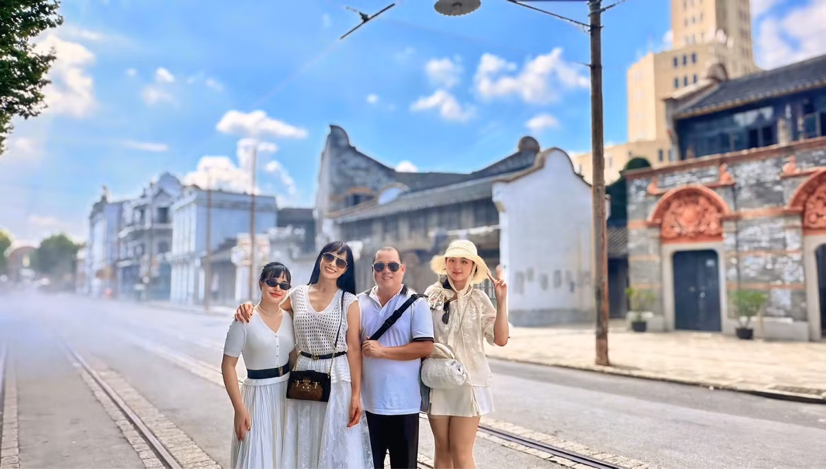 Không ít khán giả dành lời khen “có cánh” cho vẻ đẹp của Suli và Suti.