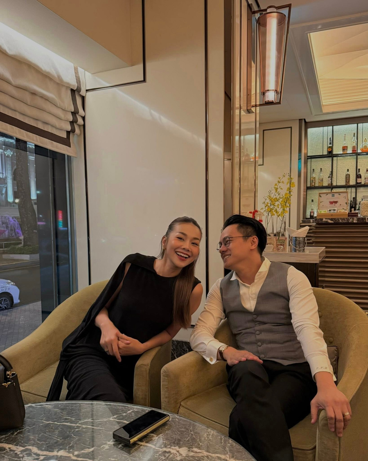 Thanh Hằng và ông xã - nhạc trưởng Trần Nhật Minh - dành thời gian bên nhau trước khi anh chỉ huy dàn nhạc trong đêm diễn opera. Ảnh: FB Thanh Hằng