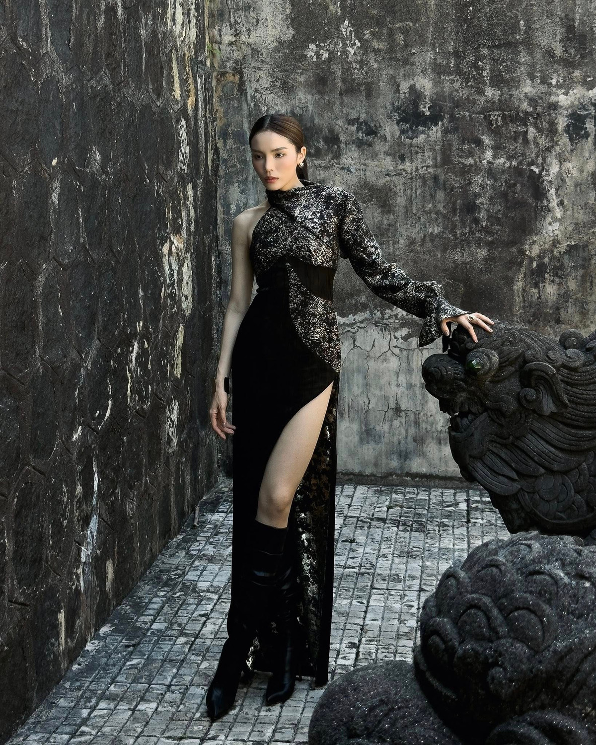 Hoa hậu Kỳ Duyên có chuyến du lịch kết hợp chụp ảnh thời trang ở Huế. Ảnh: FB Nguyen Cao Ky Duyen