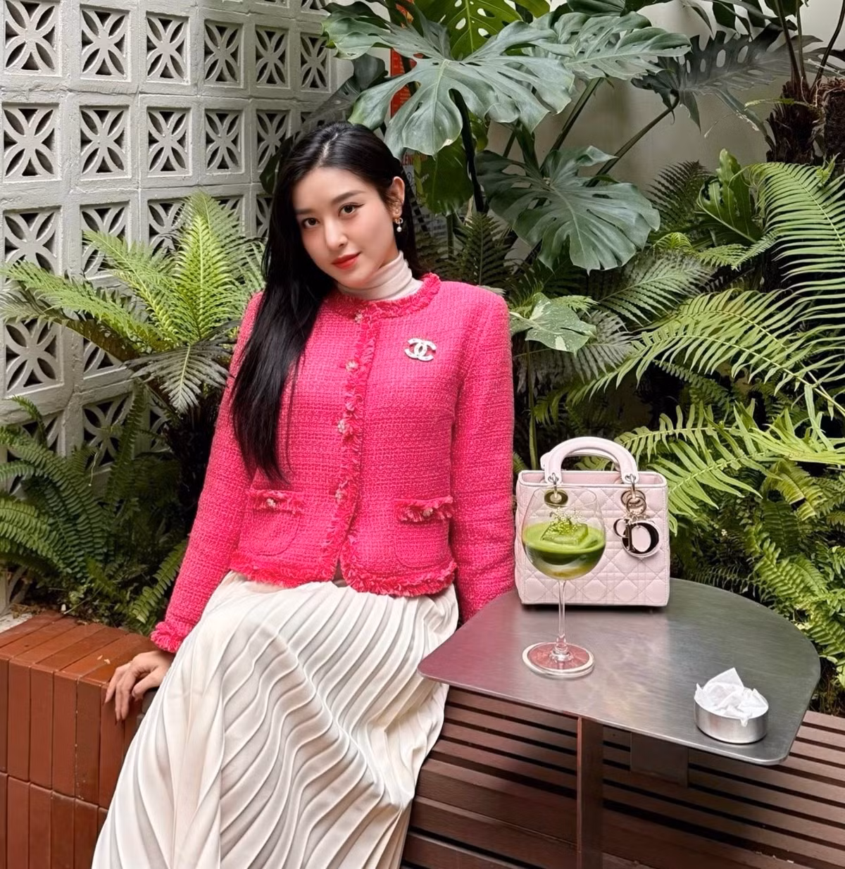 Á hậu Huyền My khoe hình ảnh đầu tiên của năm 2026. Ảnh: FB Nguyen Tran Huyen My