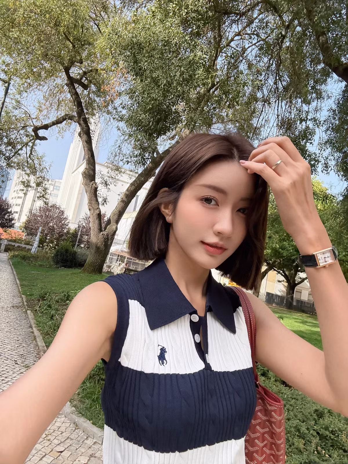 Chuyến đi Lisbon không chỉ là kỳ nghỉ ý nghĩa của vợ chồng Ngọc Huyền mà còn giúp nữ diễn viên ghi điểm trong mắt khán giả với phong cách mới mẻ.