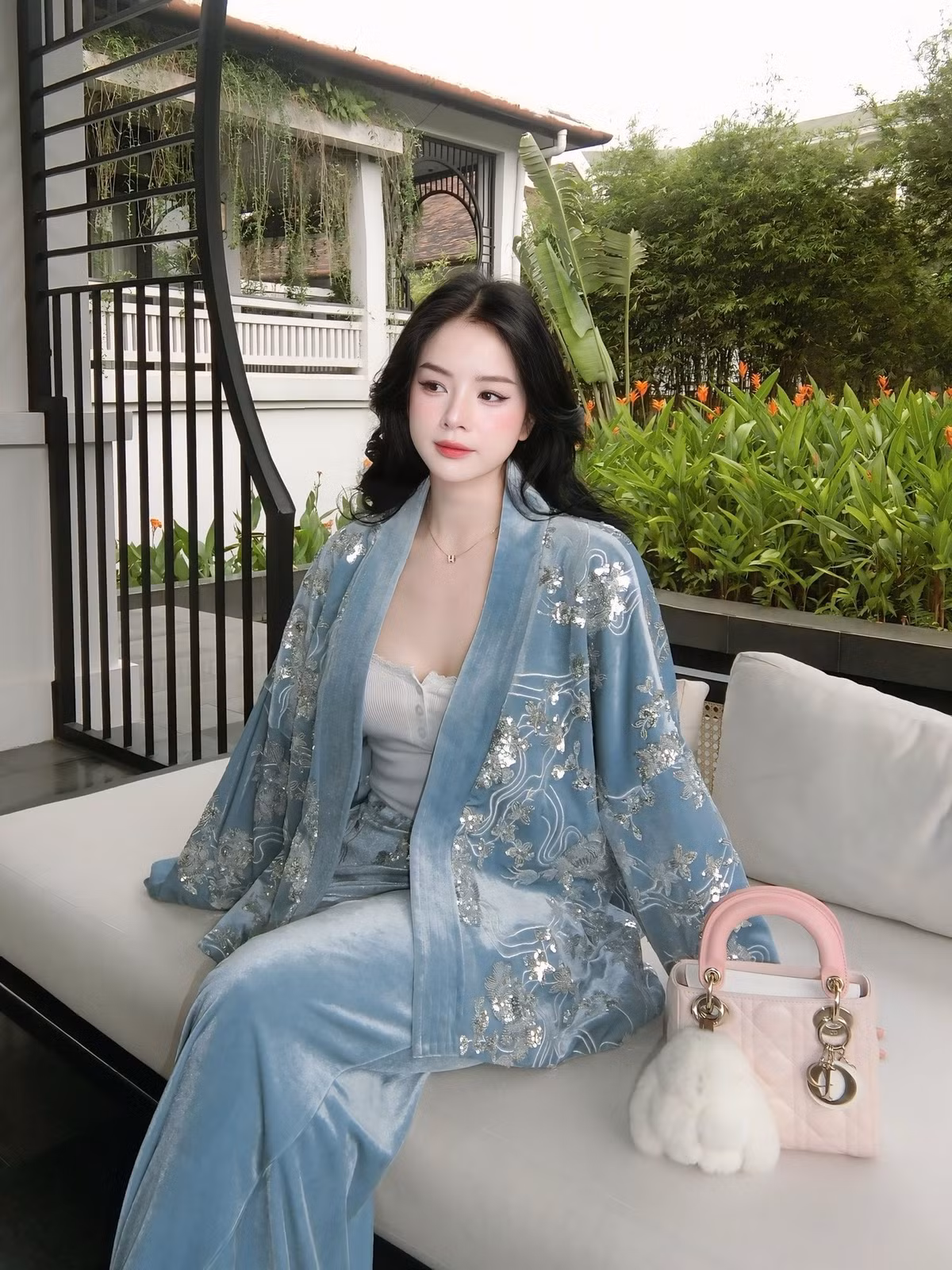 Không chỉ nổi bật nhờ ngoại hình xinh đẹp, DJ Mie còn sở hữu kỹ năng điều khiển âm nhạc chuyên nghiệp và khả năng khuấy động sân khấu hiếm có. Ảnh: FB DJ Mie