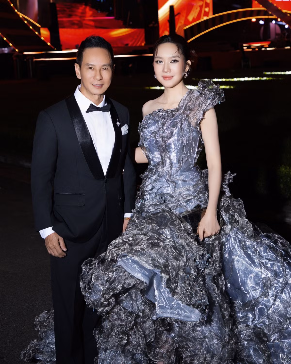 Từ khi kết hôn đến nay, cả hai luôn đồng hành trong công việc lẫn cuộc sống, cùng xây dựng tổ ấm viên mãn với các con ngoan ngoãn, đáng yêu.