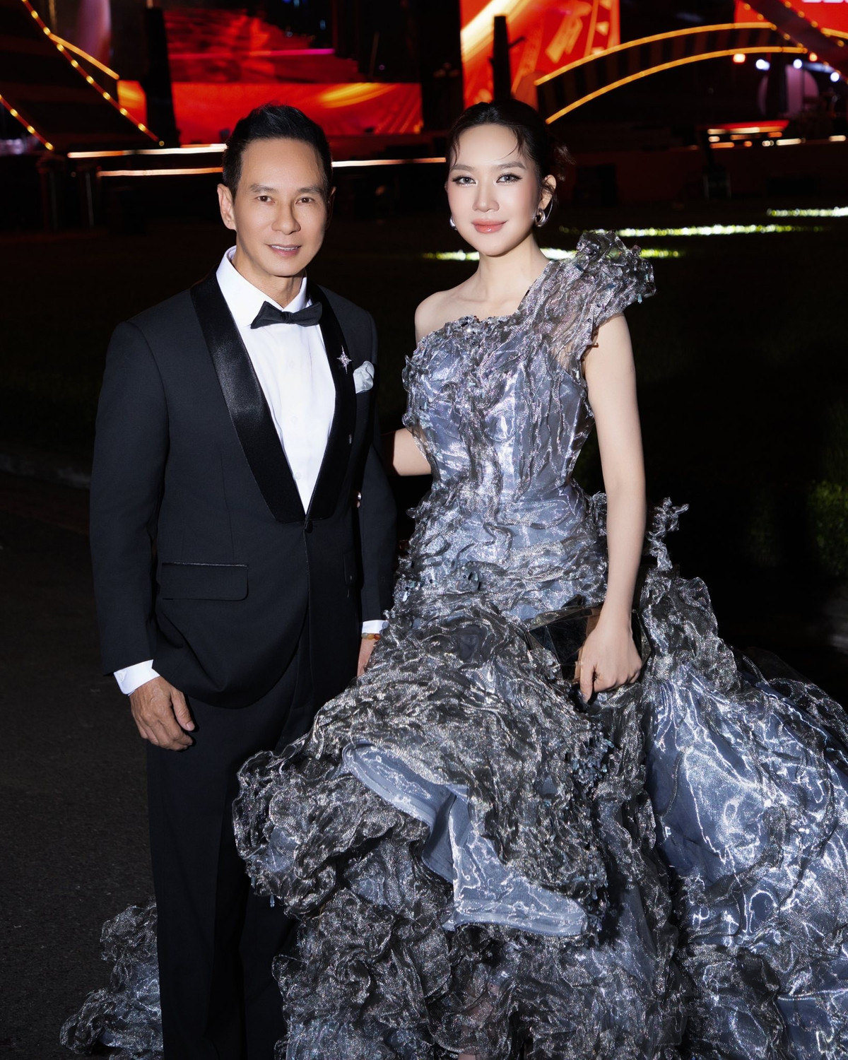 Từ khi kết hôn đến nay, cả hai luôn đồng hành trong công việc lẫn cuộc sống, cùng xây dựng tổ ấm viên mãn với các con ngoan ngoãn, đáng yêu.