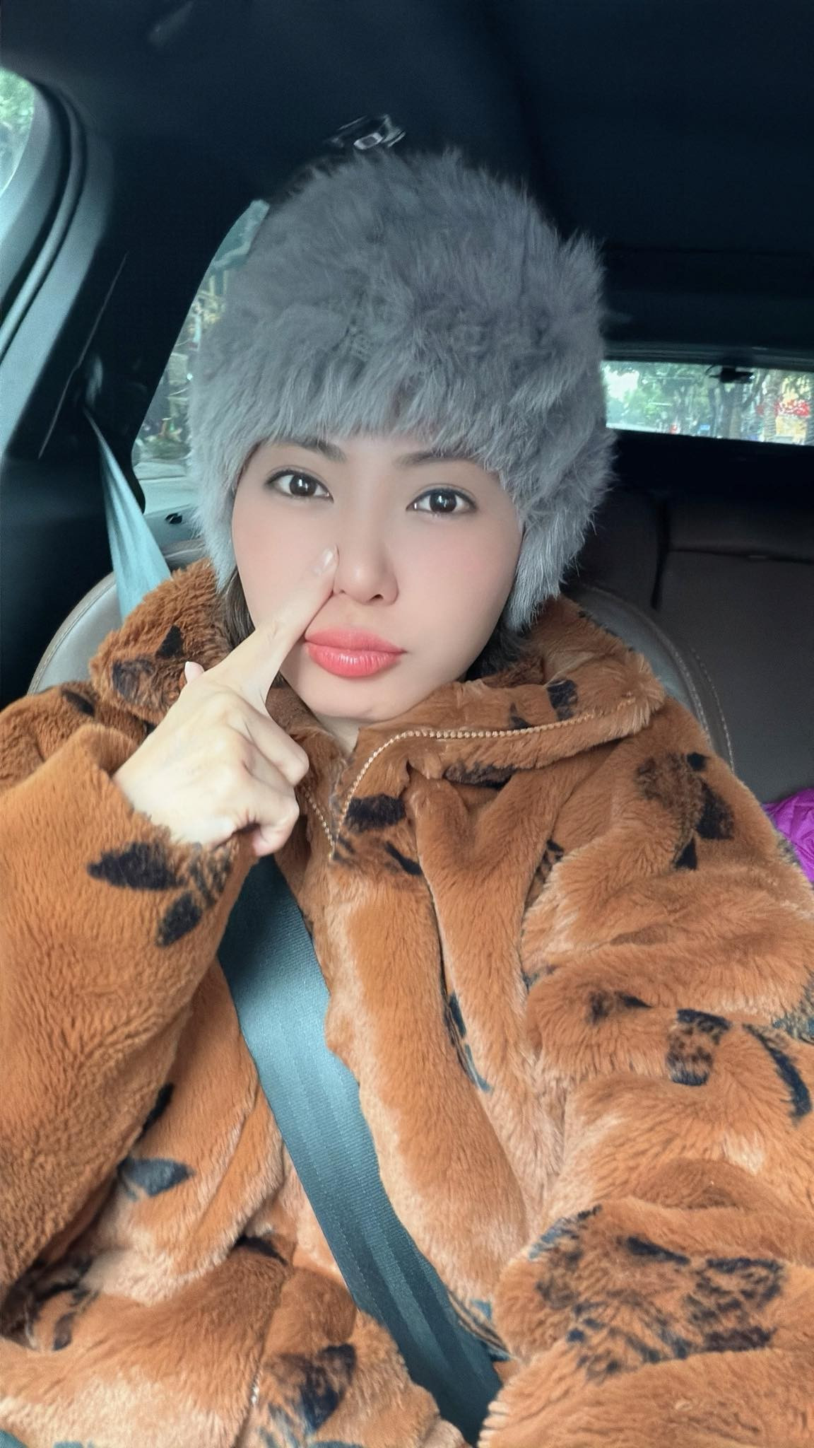 Diễn viên Thanh Hương mặc ấm áp, biểu cảm đáng yêu. Ảnh: FB Nguyen Thanh Huong