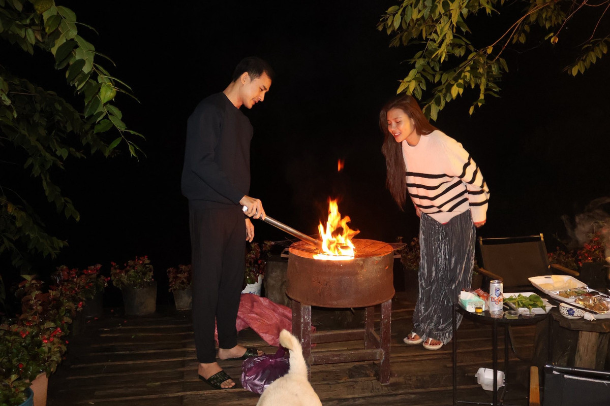 Thúy Diễm tận hưởng chuyến du lịch hâm nóng tình cảm cùng chồng. Ảnh: FB Nguyễn Ngọc Thuý Diễm