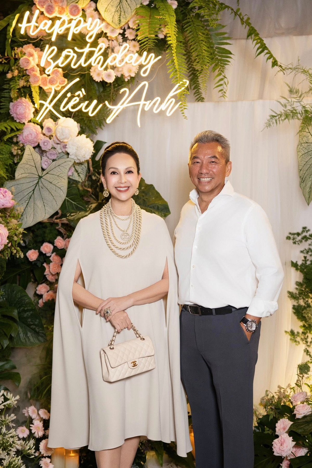 Sau khi kết hôn, Diễm My lựa chọn lùi lại phía sau ánh hào quang để vun vén tổ ấm. Nữ diễn viên dành nhiều thời gian cho vai trò làm vợ, làm mẹ, chăm sóc gia đình nhỏ.