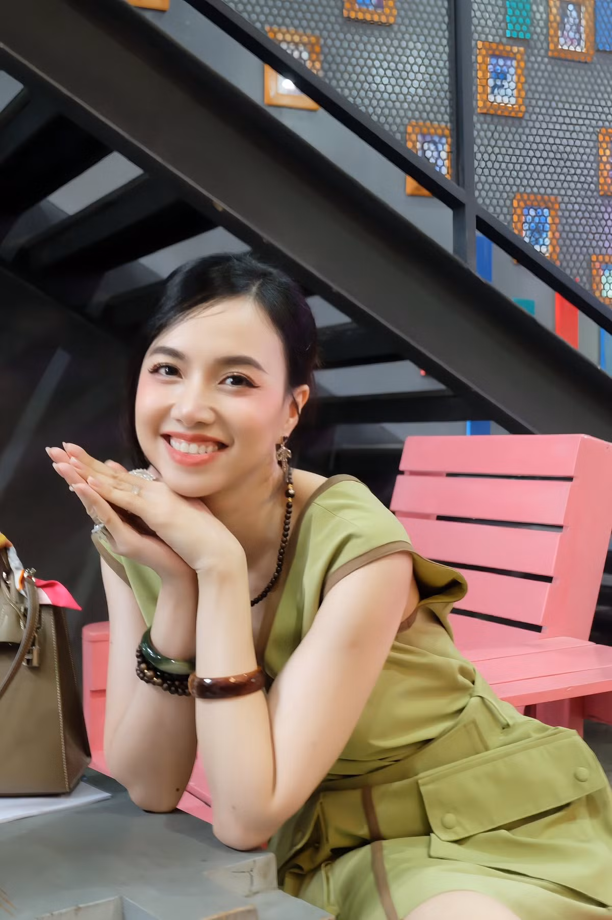 Nữ diễn viên sinh con trai đầu lòng vào tháng 11/2018. Sau đó, vợ chồng cô đón con trai thứ hai vào tháng 8/2020.