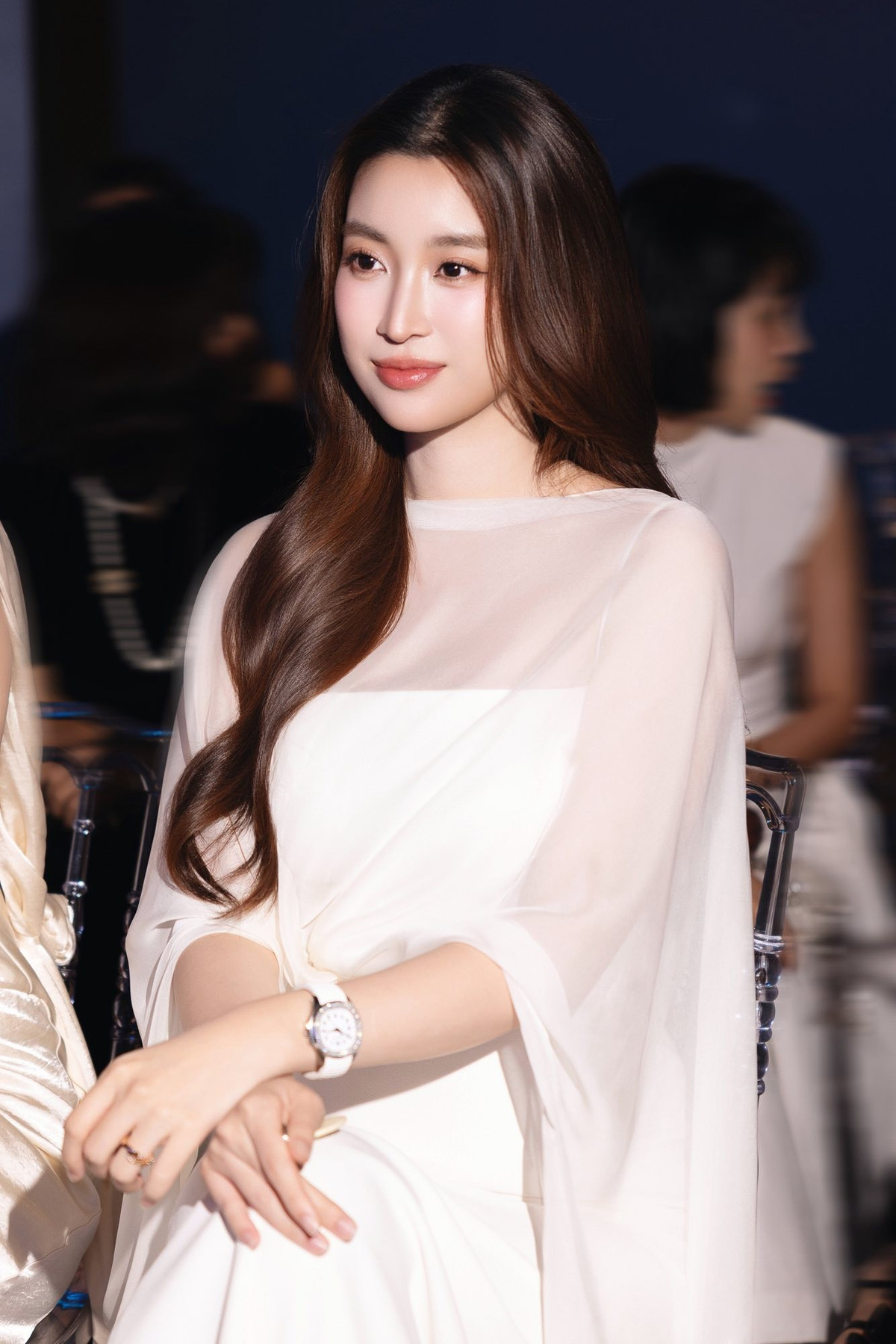 Đỗ Mỹ Linh diện đầm kiểu dáng thướt tha, tôn vẻ nữ tính khi tham dự một sự kiện. Ảnh: FB Đỗ Mỹ Linh