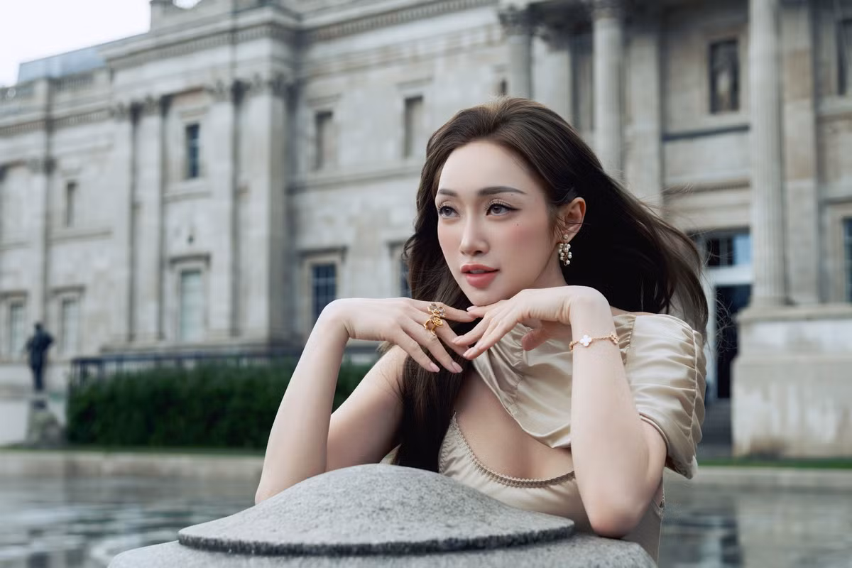 Thần thái của cô trong bộ ảnh gây mê người nhìn.