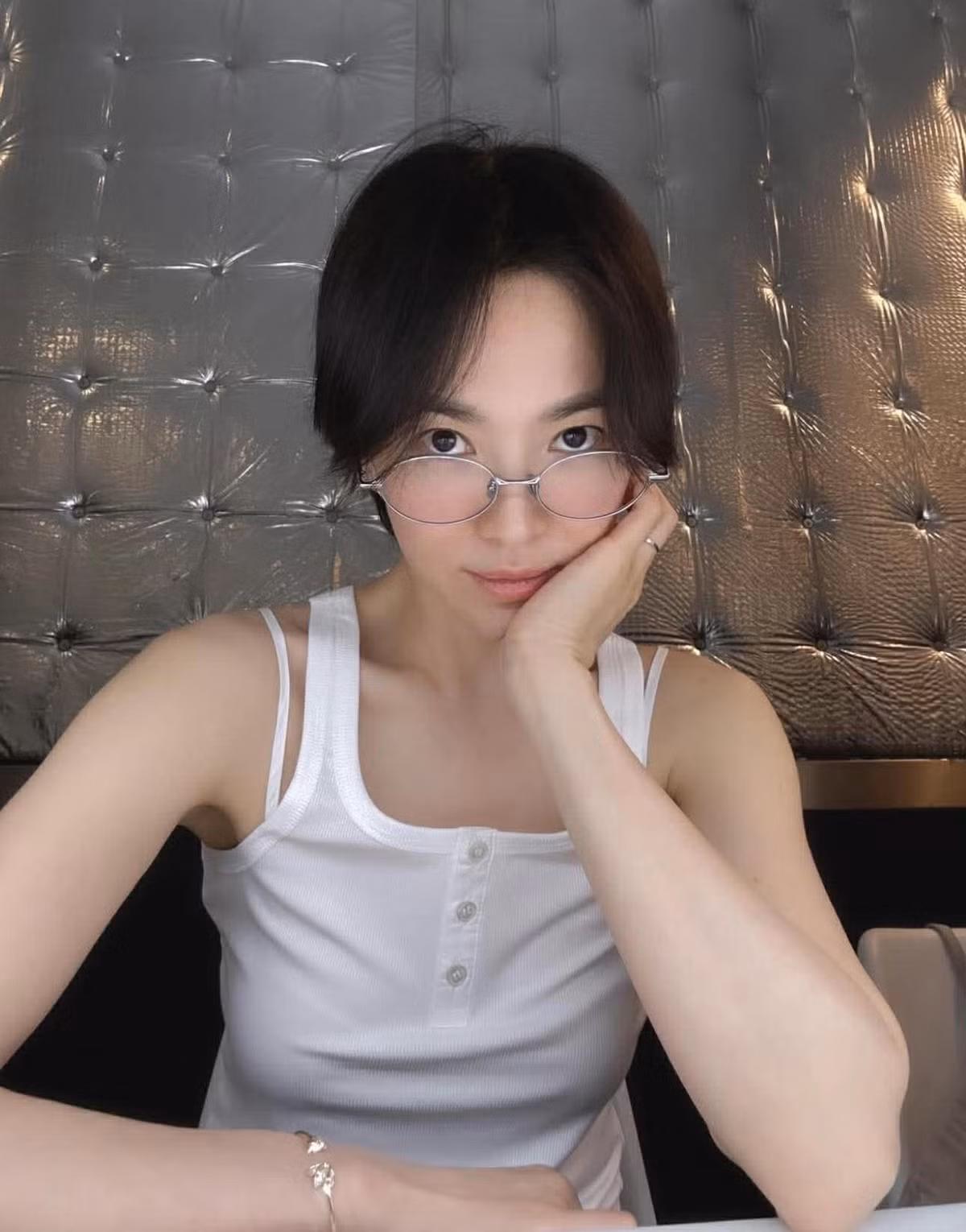 Người đẹp là ngôi sao hiếm hoi giữ được độ nổi tiếng đỉnh cao trong suốt 3 thập kỷ. Cô nổi tiếng từ những năm 19 tuổi, ở mỗi độ tuổi 20-30-40 lại có tác phẩm gây sốt khắp châu Á.