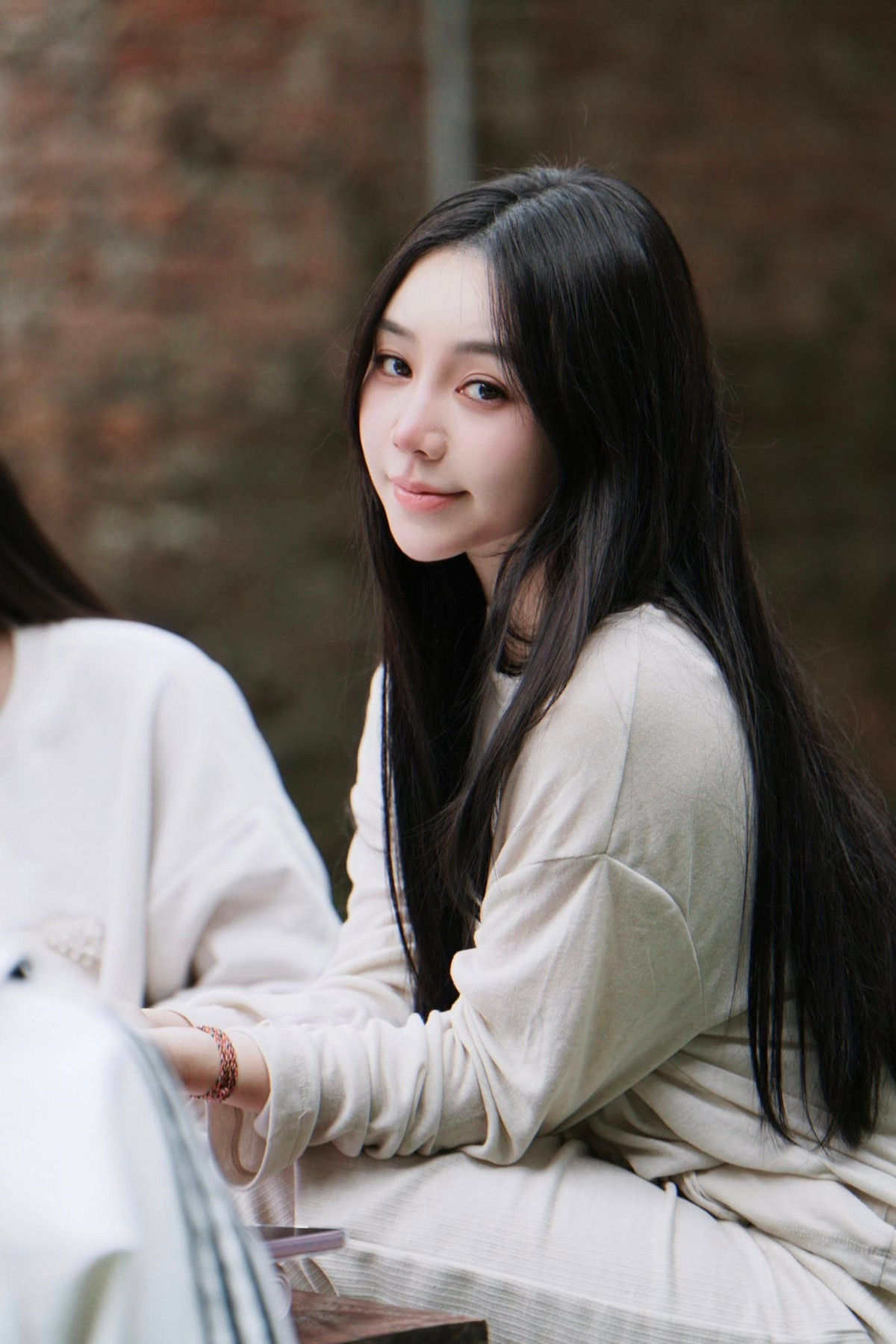 Diễn viên Quỳnh Kool xinh đẹp nhẹ nhàng với mái tóc dài. Ảnh: FB Quỳnh Nguyễn